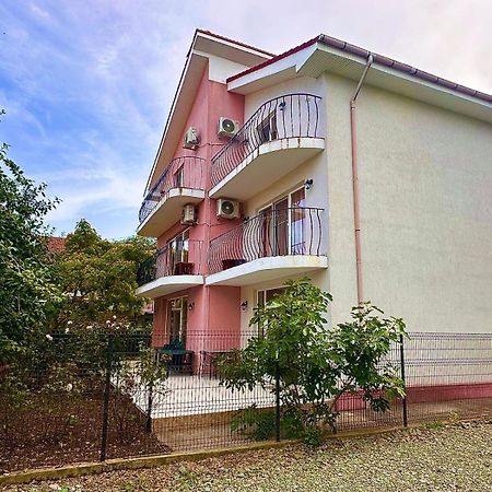 Vila Lucy Costinesti Hotel ภายนอก รูปภาพ