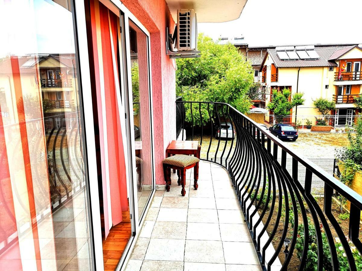 Vila Lucy Costinesti Hotel ภายนอก รูปภาพ